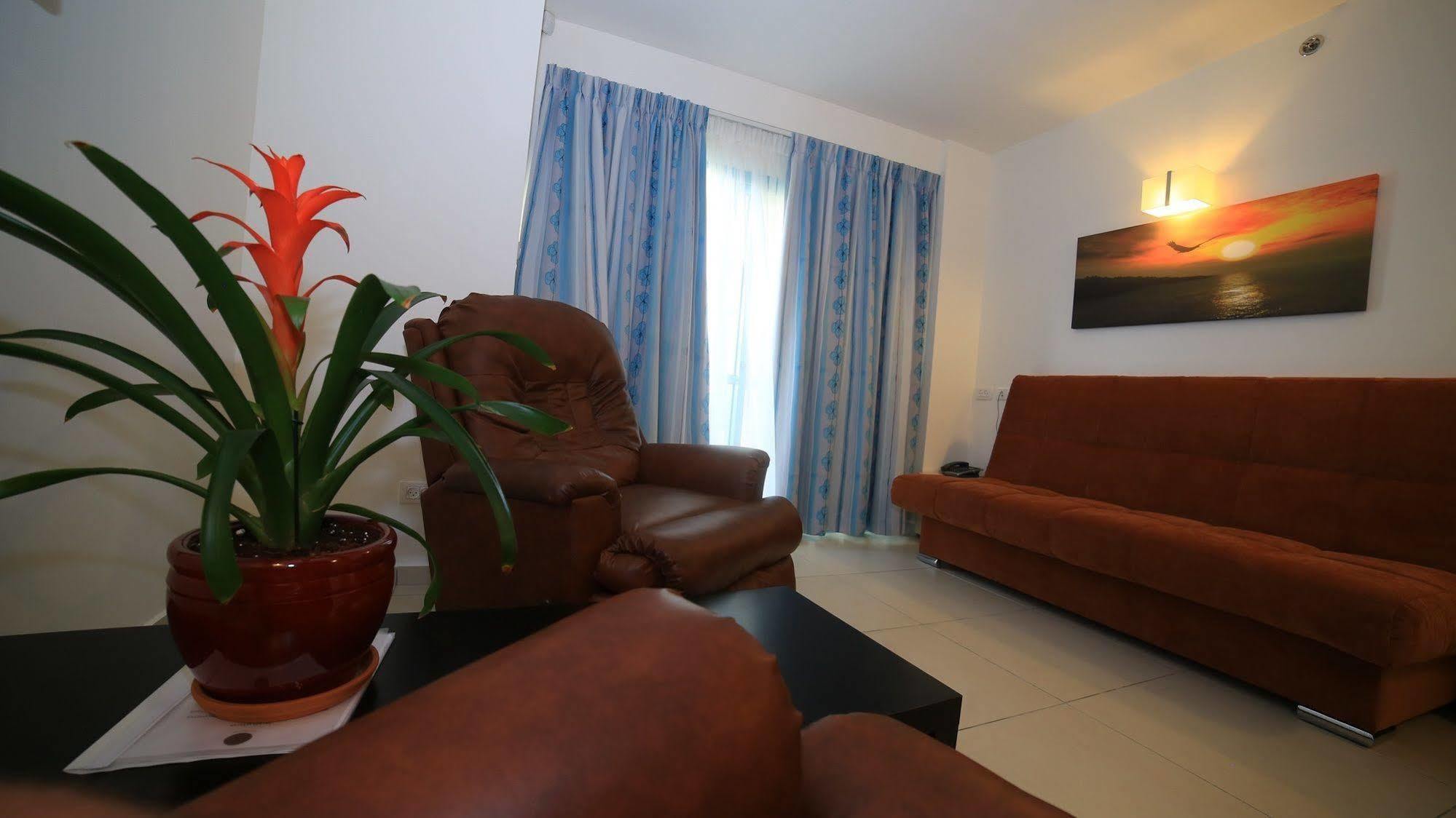 Regina Goren Hotel อัชเกลอน ภายนอก รูปภาพ